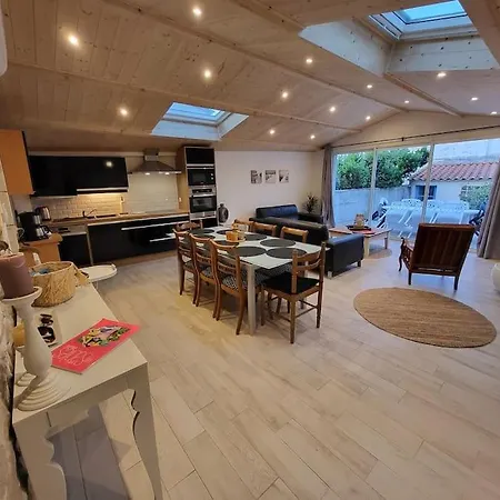 Holiday home Maison Proche Plages, Port Et Tous Commerces Les Sables-d'Olonne